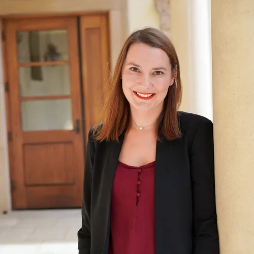 Agnieszka Czyżowska-Froemling Headshot