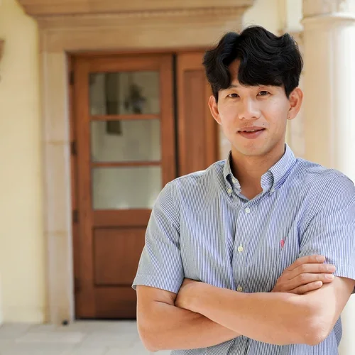 Seongkyun Lim Headshot