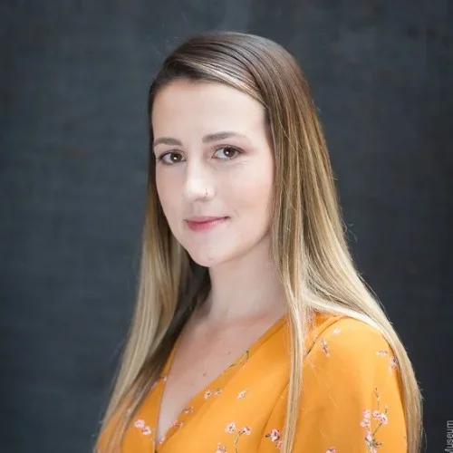 Noelle Little Headshot