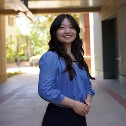 Cindy Quang Headshot