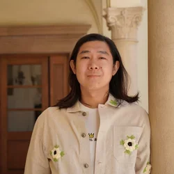 Shouzheng Yue Headshot Final