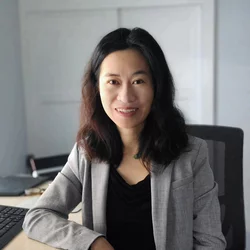Ling Liu Headshot