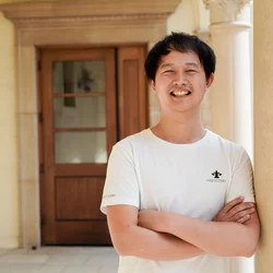 Qiqi Guo Headshot